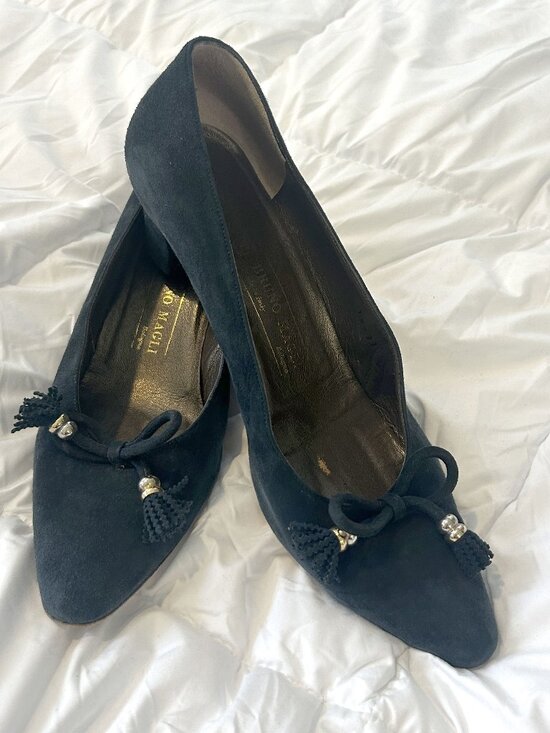 Bruno Magli Shoes - BRUNO MAGLI Authentic Vintage Women's Navy Suede Pumps in Size 10 Made in Italy